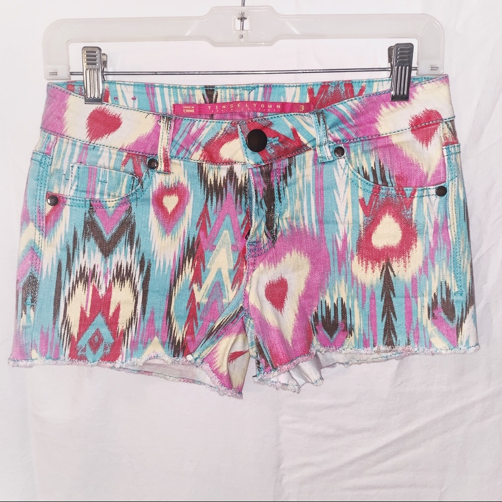 Colorful printed denim shorts